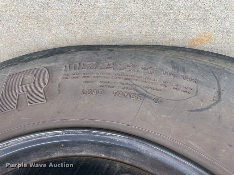 image for item MR9485 2006 Blue Bird  school bus