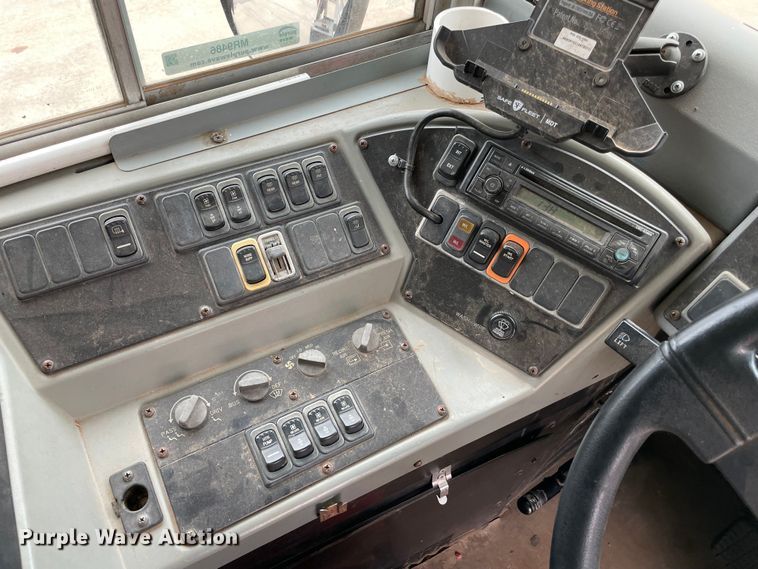 image for item MR9486 2006 Blue Bird  school bus