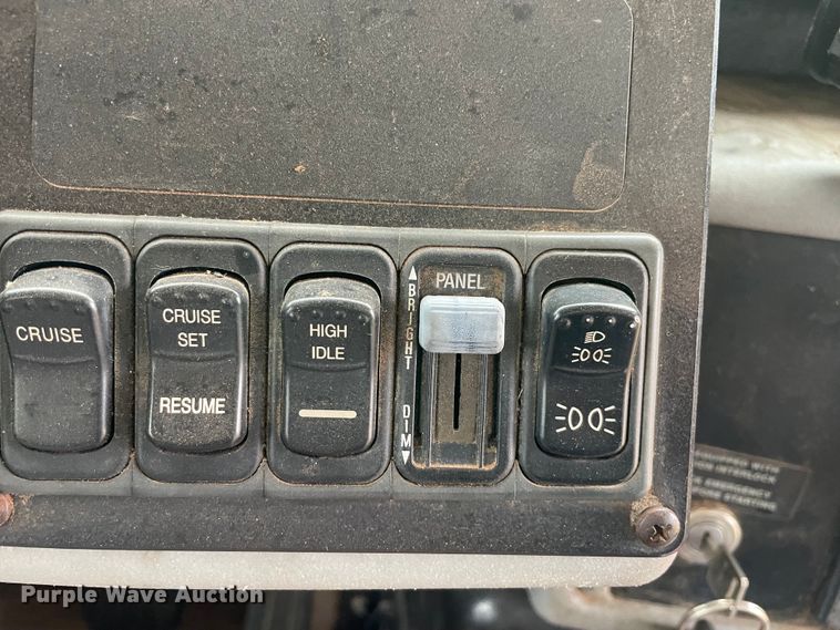 image for item MR9489 2006 Blue Bird  school bus