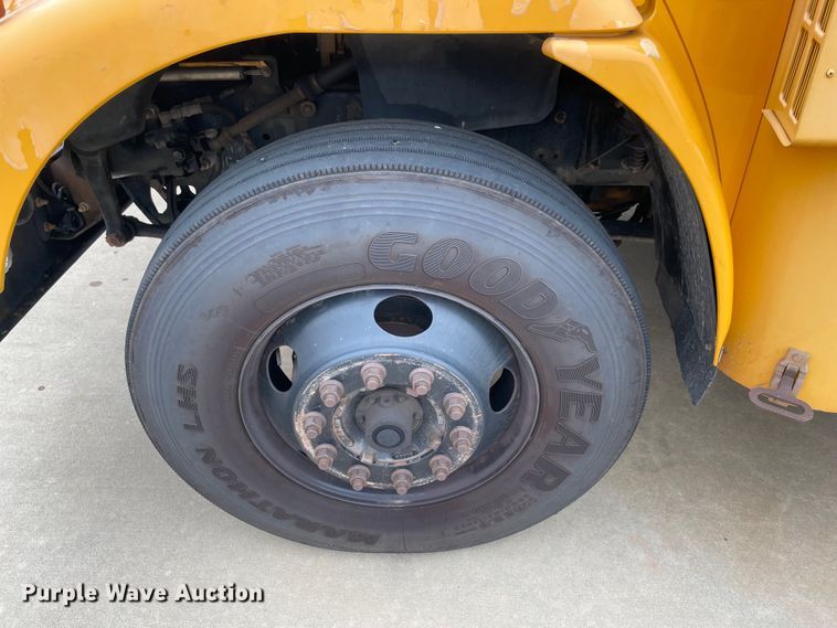 image for item MR9489 2006 Blue Bird  school bus