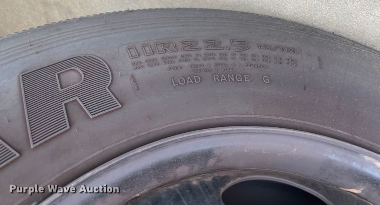 image for item MR9489 2006 Blue Bird  school bus