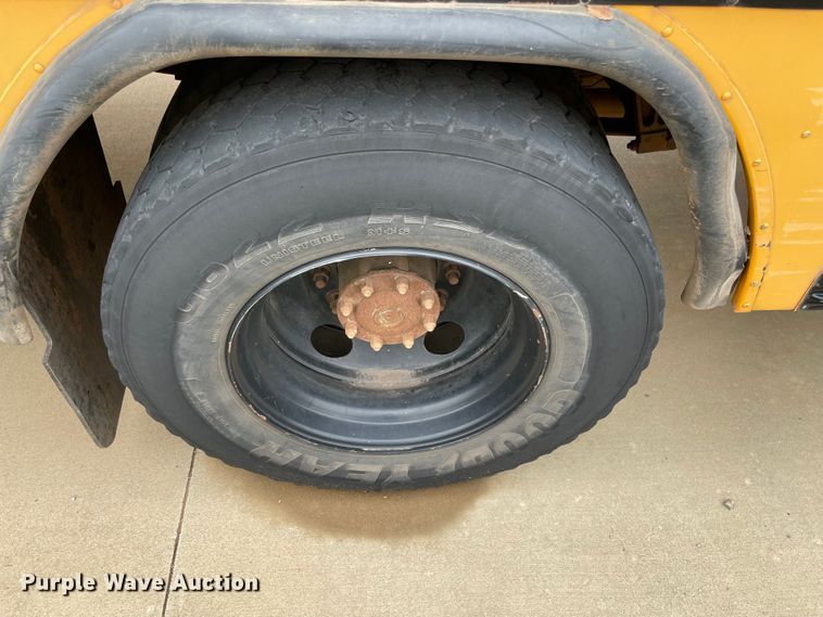 image for item MR9489 2006 Blue Bird  school bus