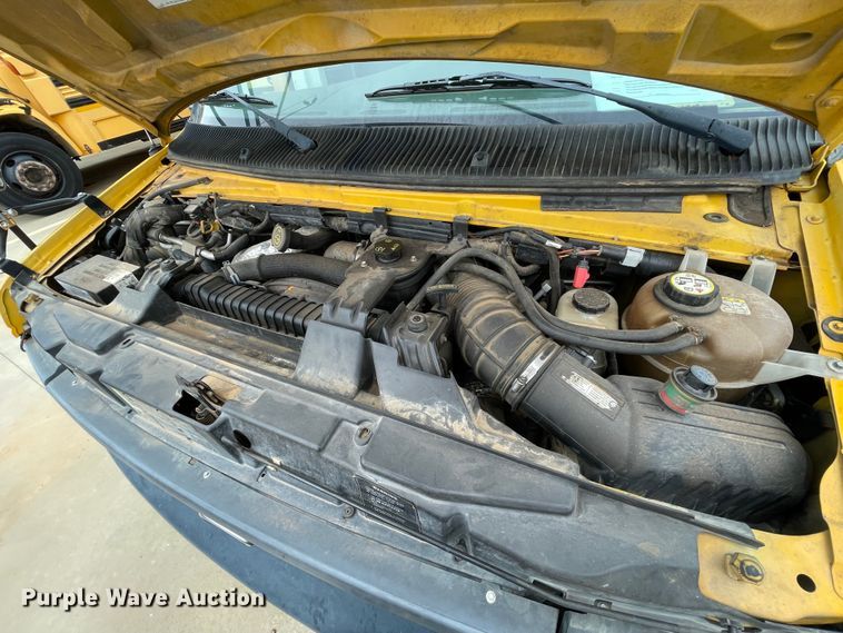 image for item MR9494 2007 Ford E450 Super Duty  school bus