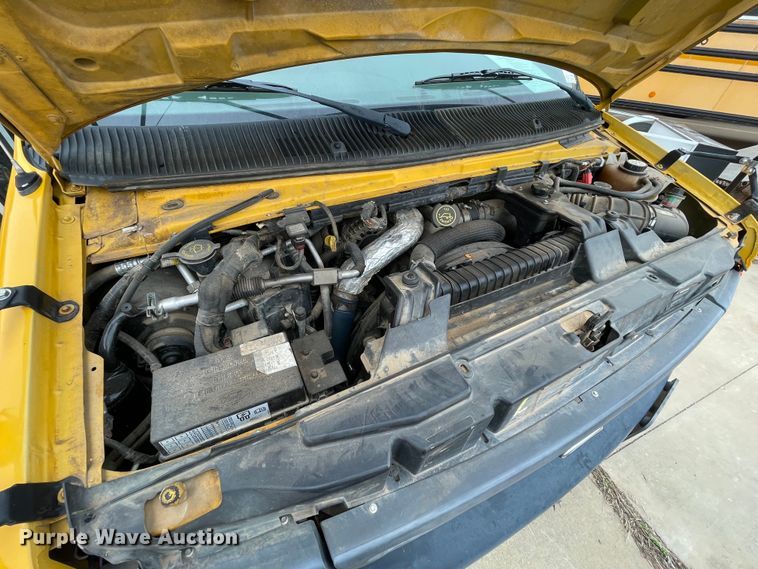 image for item MR9494 2007 Ford E450 Super Duty  school bus