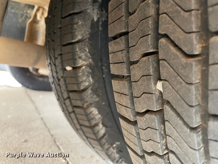 image for item MR9494 2007 Ford E450 Super Duty  school bus