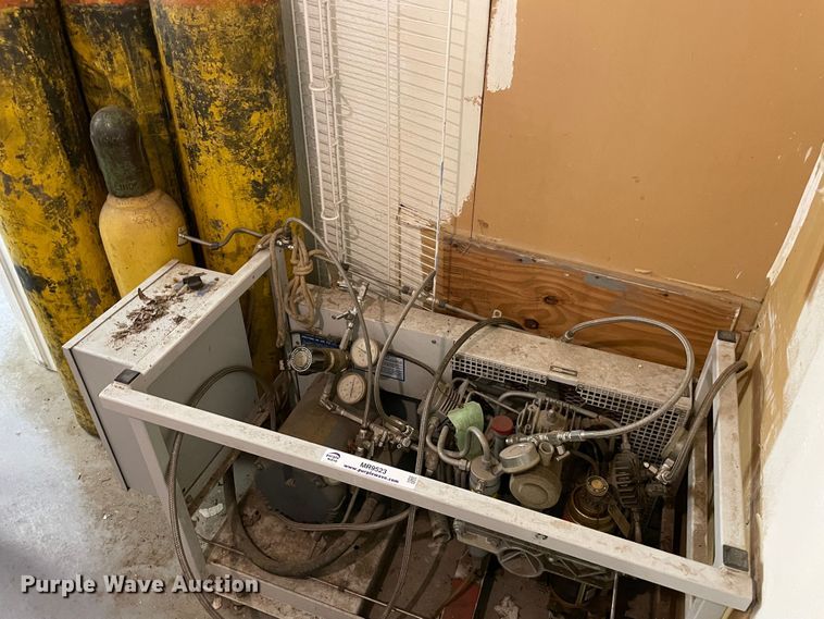 image for item MR9523 Bauer C-E1  breathing air compressor