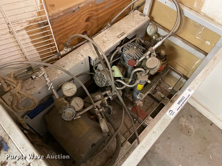 image for item MR9523 Bauer C-E1  breathing air compressor