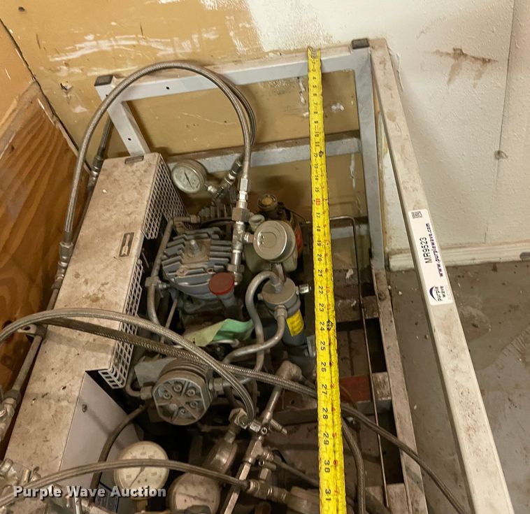 image for item MR9523 Bauer C-E1  breathing air compressor