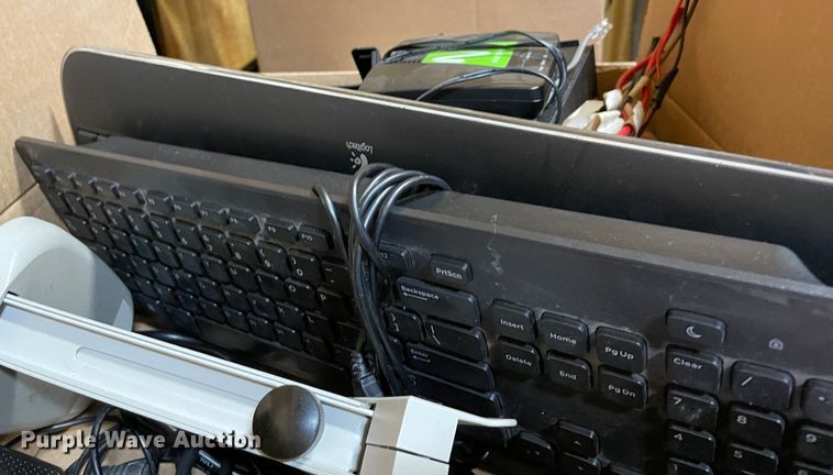 image for item MR9526 Office supplies and equipment