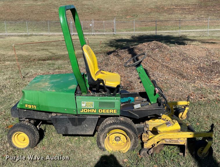 image for item MR9529 John Deere F911  lawn mower