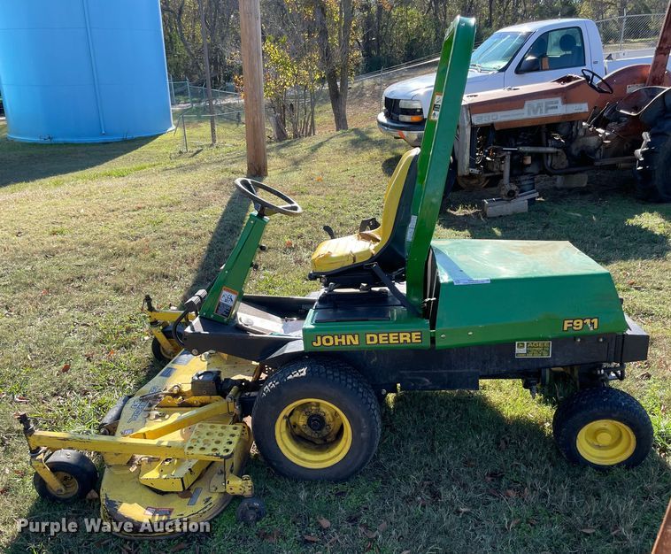 image for item MR9529 John Deere F911  lawn mower