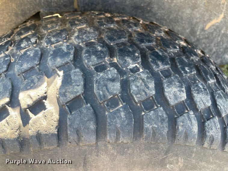 image for item MR9529 John Deere F911  lawn mower