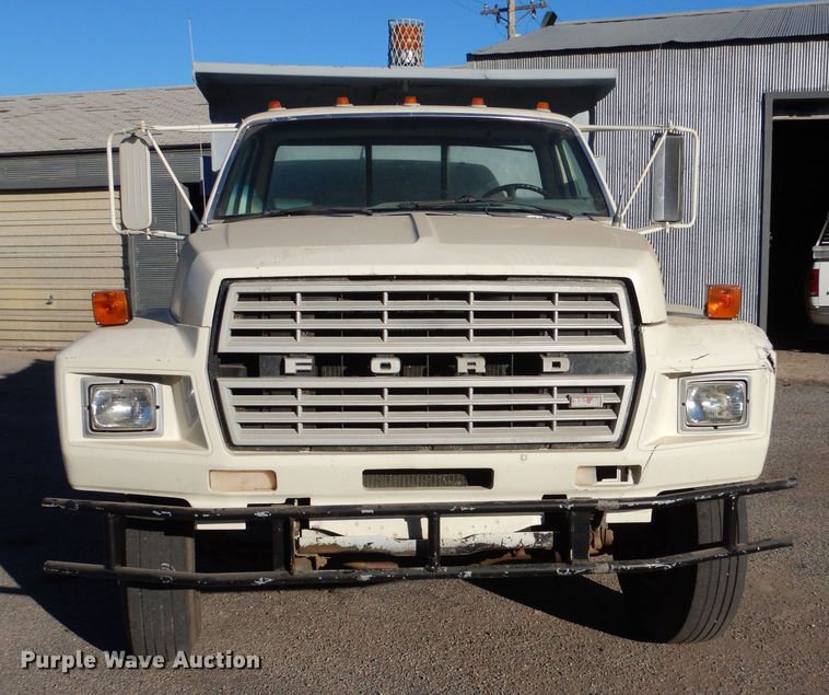 image for item MT9828 Ford  dump truck