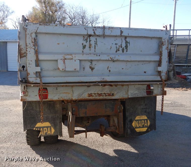 image for item MT9828 Ford  dump truck