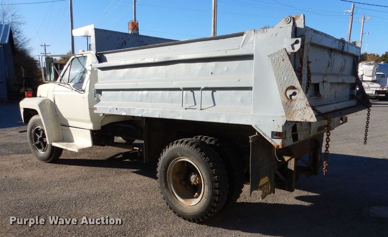image for item MT9828 Ford  dump truck