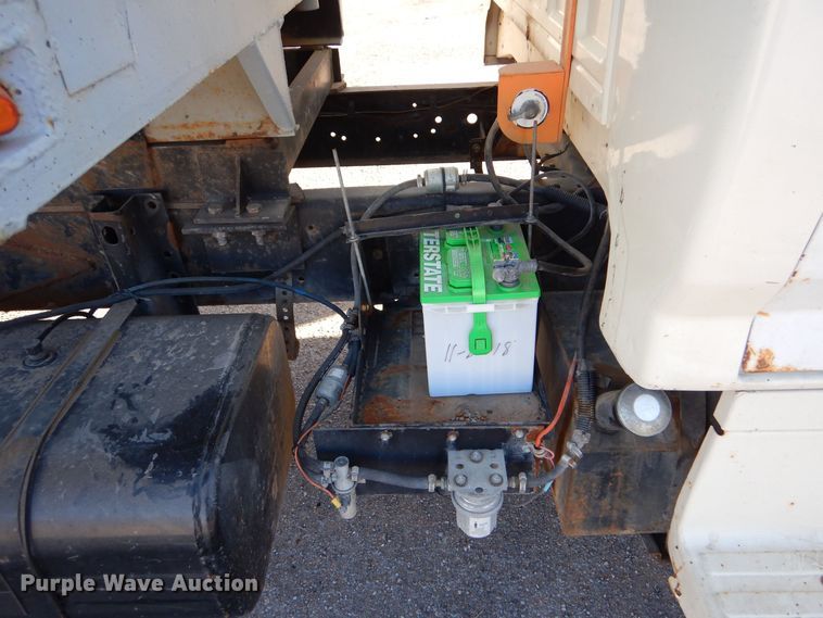 image for item MT9828 Ford  dump truck