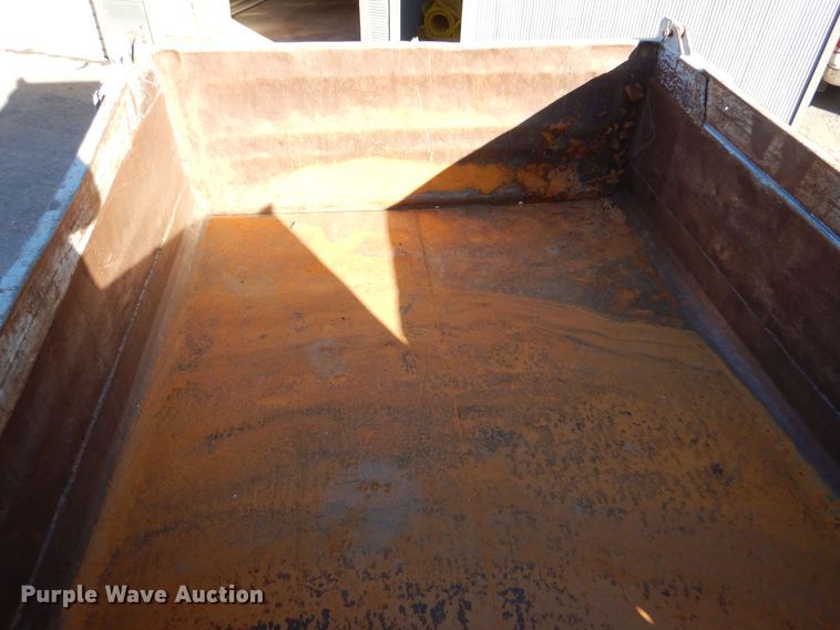 image for item MT9828 Ford  dump truck