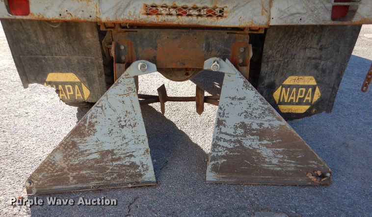 image for item MT9828 Ford  dump truck