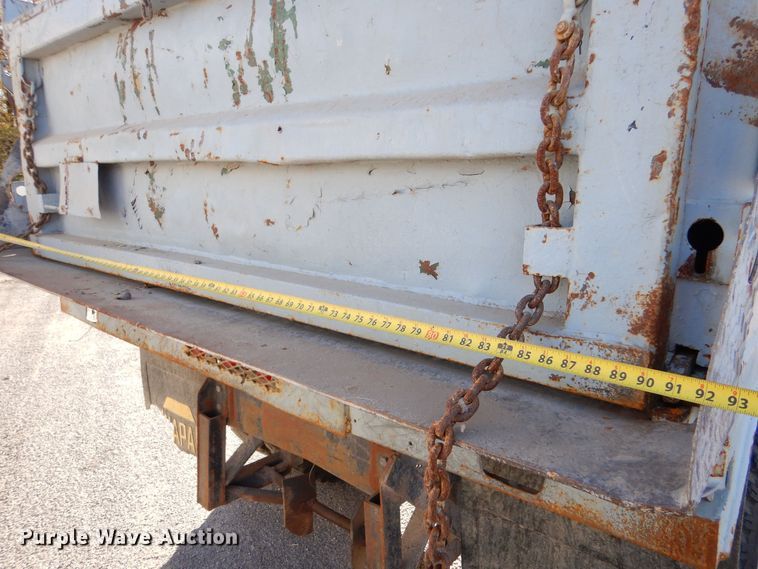 image for item MT9828 Ford  dump truck