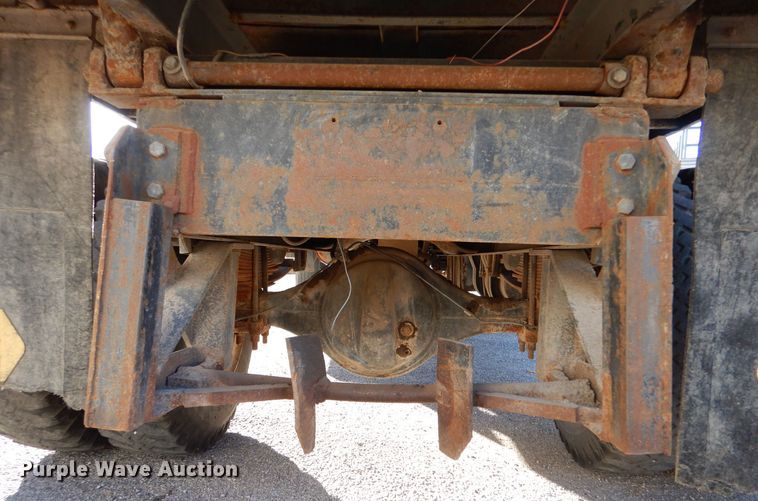 image for item MT9828 Ford  dump truck