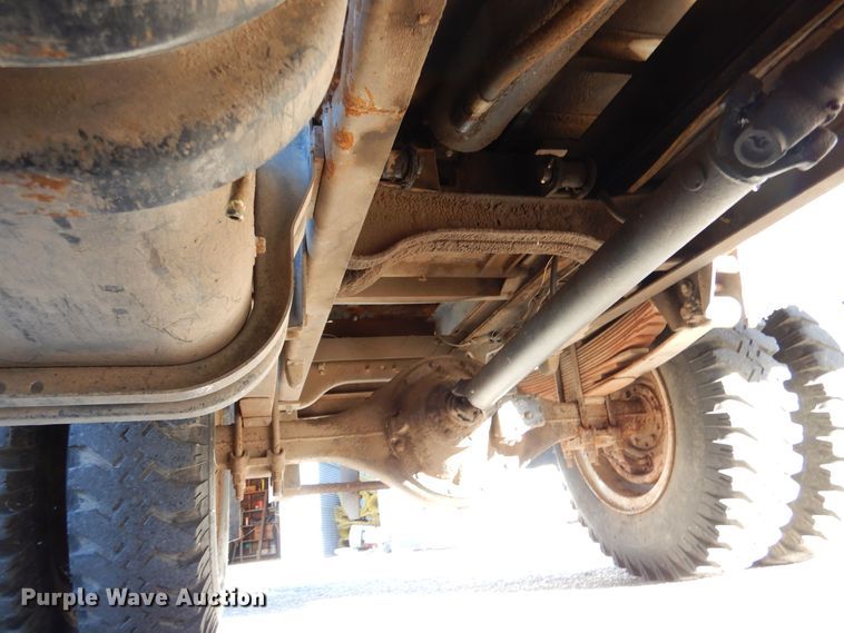 image for item MT9828 Ford  dump truck