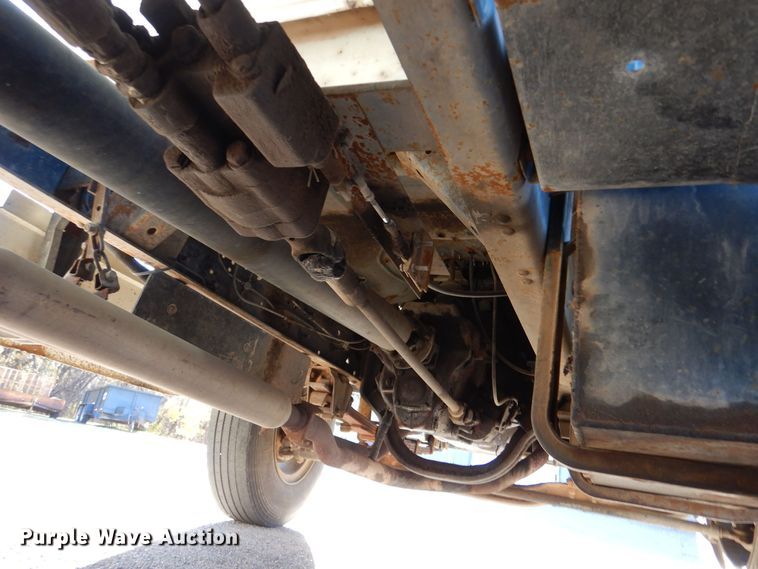 image for item MT9828 Ford  dump truck