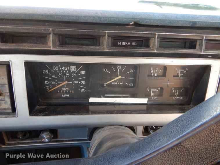 image for item MT9828 Ford  dump truck