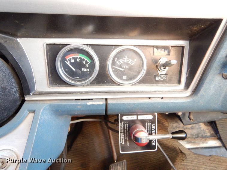 image for item MT9828 Ford  dump truck