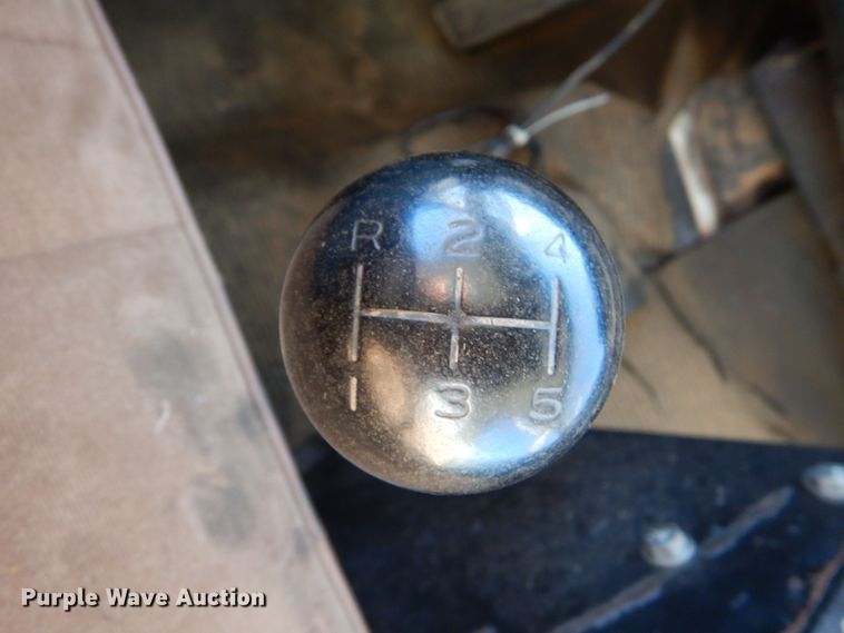 image for item MT9828 Ford  dump truck