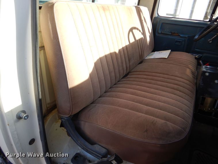 image for item MT9828 Ford  dump truck