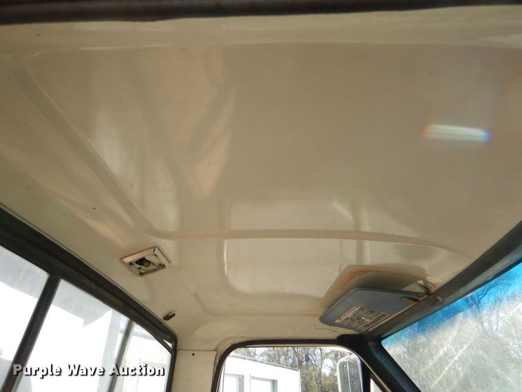 image for item MT9828 Ford  dump truck