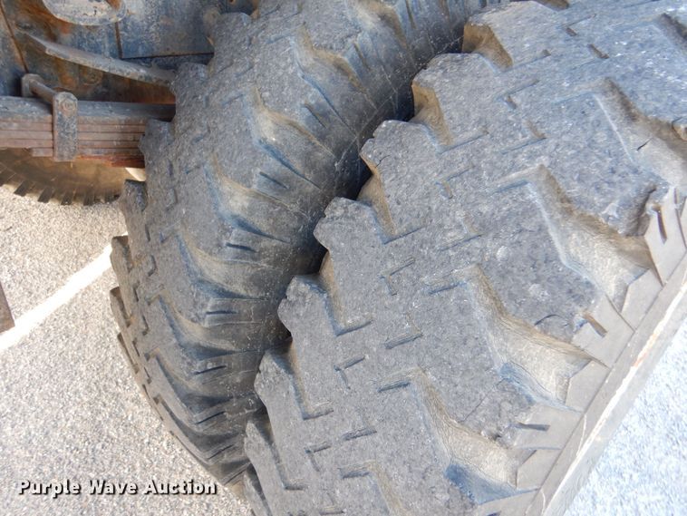 image for item MT9828 Ford  dump truck