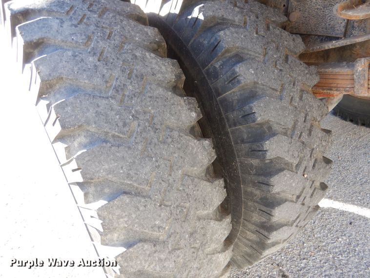 image for item MT9828 Ford  dump truck