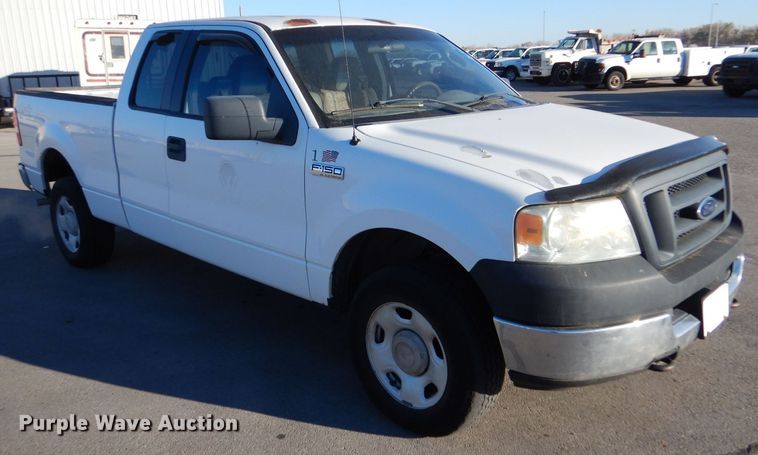 image for item MT9913 2005 Ford F150  SuperCab pickup truck