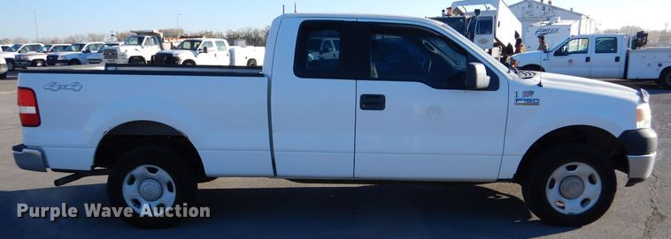 image for item MT9913 2005 Ford F150  SuperCab pickup truck