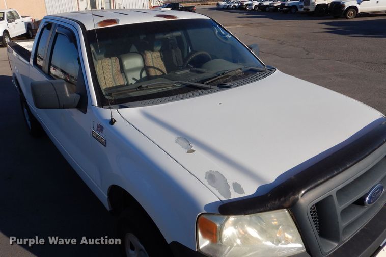 image for item MT9913 2005 Ford F150  SuperCab pickup truck