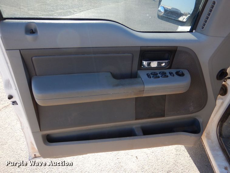 image for item MT9913 2005 Ford F150  SuperCab pickup truck