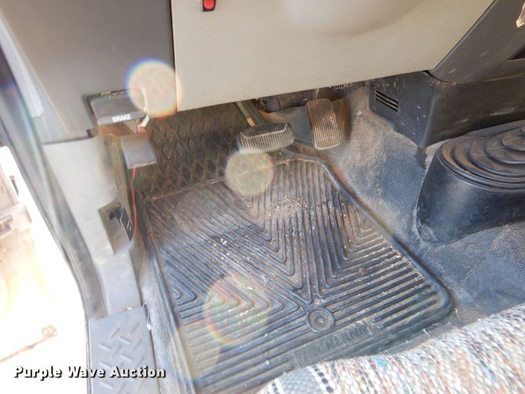 image for item MT9913 2005 Ford F150  SuperCab pickup truck