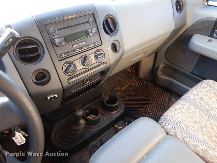 image for item MT9913 2005 Ford F150  SuperCab pickup truck