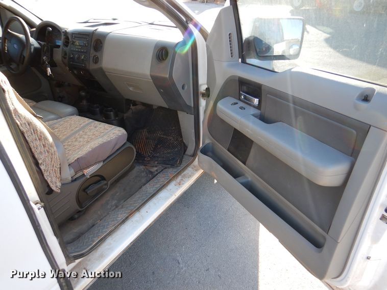 image for item MT9913 2005 Ford F150  SuperCab pickup truck