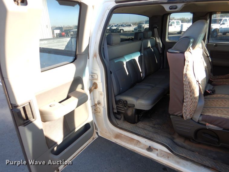 image for item MT9913 2005 Ford F150  SuperCab pickup truck