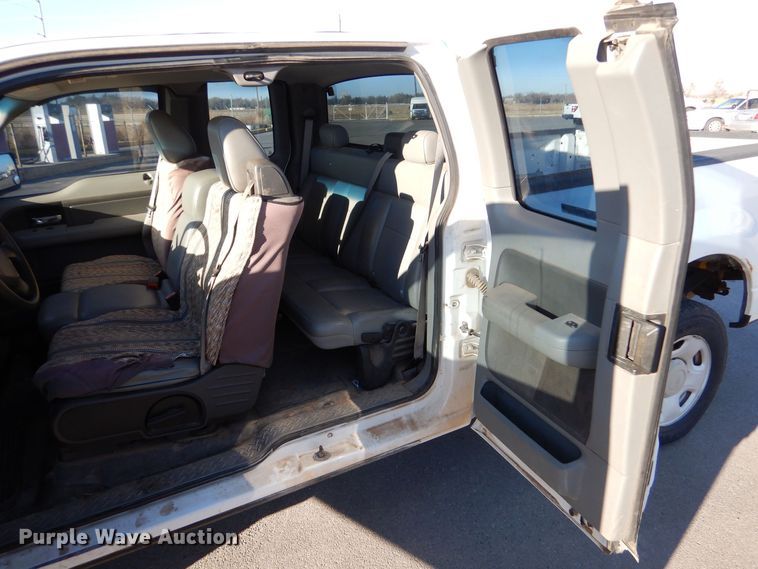 image for item MT9913 2005 Ford F150  SuperCab pickup truck