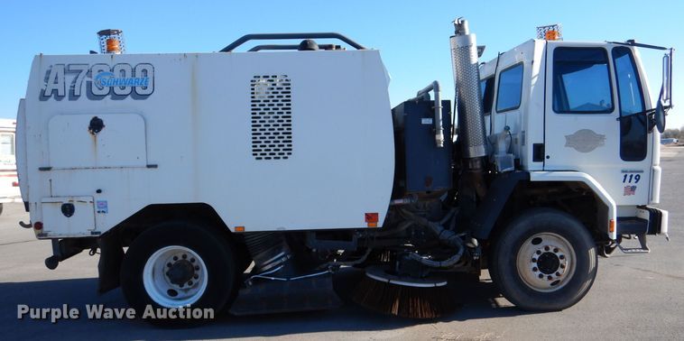 image for item MT9915 2005 Sterling SC8000  street sweeper truck