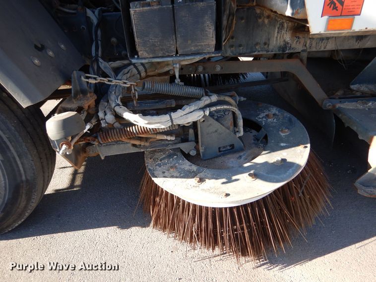 image for item MT9915 2005 Sterling SC8000  street sweeper truck