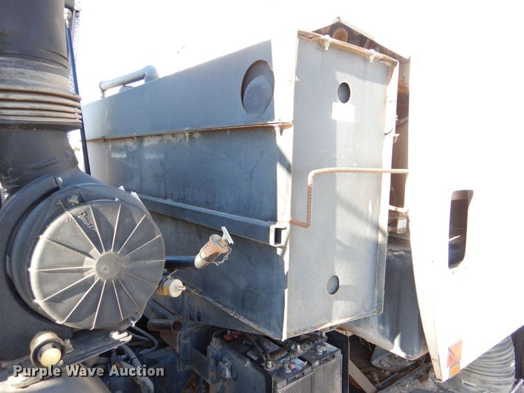 image for item MT9915 2005 Sterling SC8000  street sweeper truck