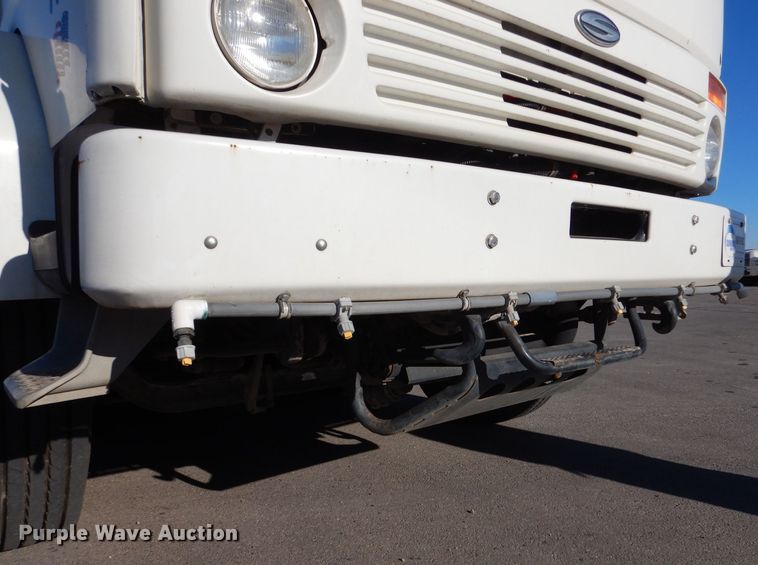 image for item MT9915 2005 Sterling SC8000  street sweeper truck