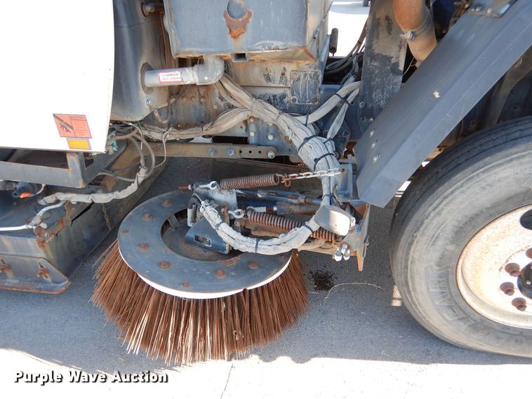 image for item MT9915 2005 Sterling SC8000  street sweeper truck