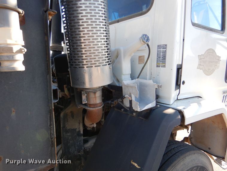 image for item MT9915 2005 Sterling SC8000  street sweeper truck