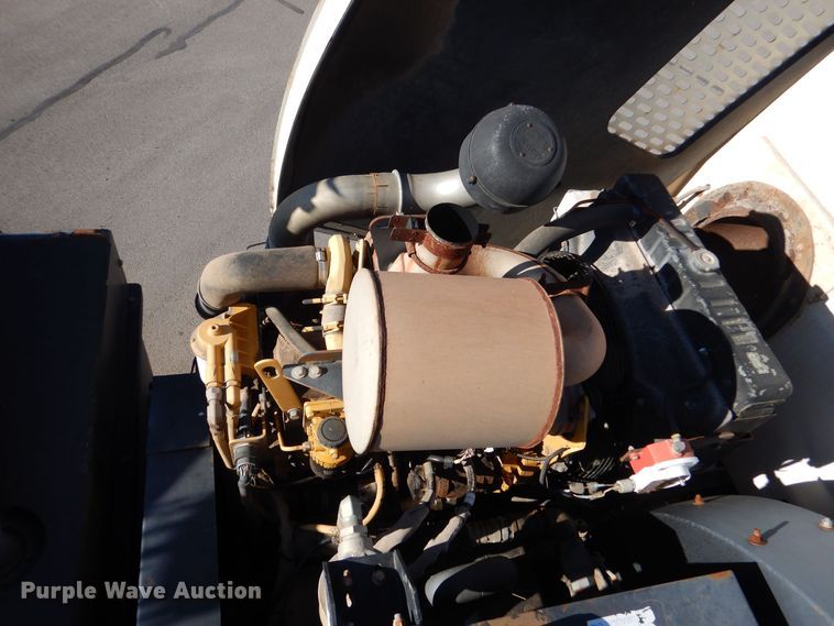 image for item MT9915 2005 Sterling SC8000  street sweeper truck