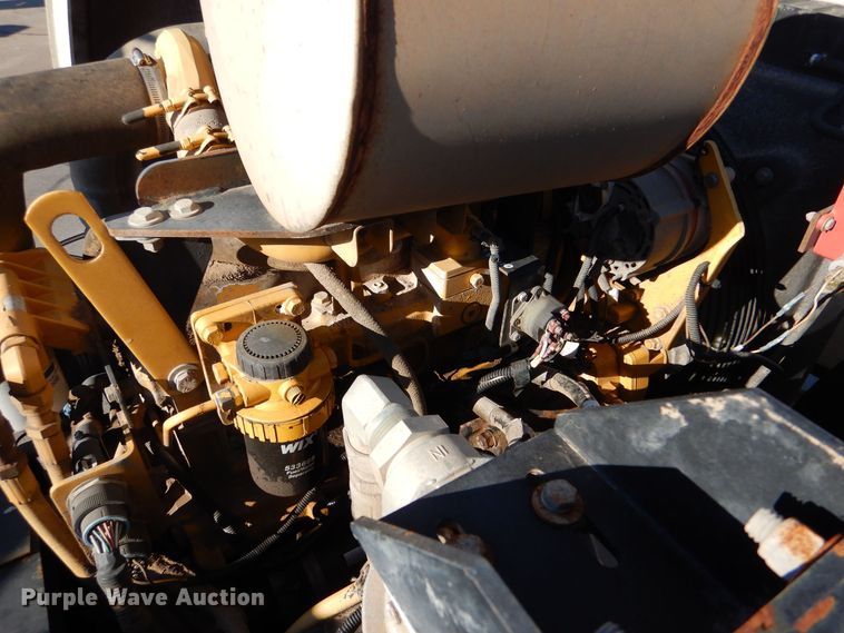 image for item MT9915 2005 Sterling SC8000  street sweeper truck